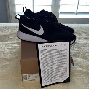 Nike women’s Black and White Roshe Golf shoes